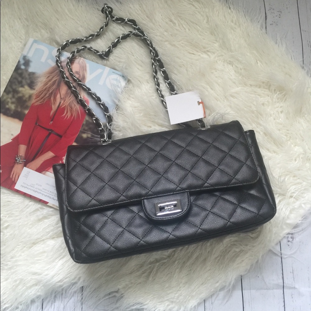 Black quilt shoulder bag